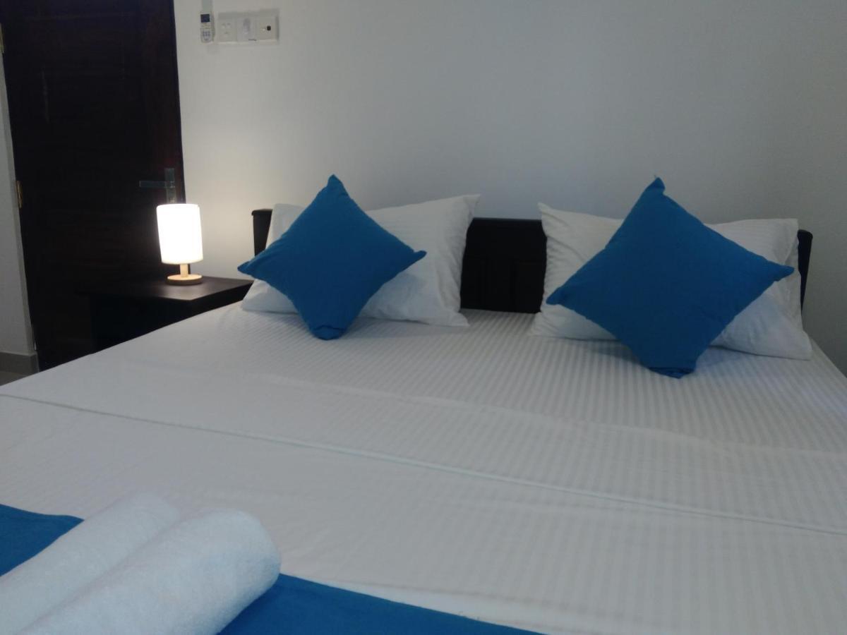 Queens Airport Residence 니곰보 외부 사진